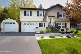 282 Schodack Dr, Castleton On Hudson, NY 12033