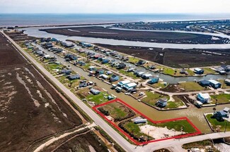 201 Carancahua St, Sargent, TX 77414