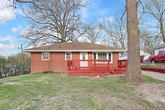 305 N I St, Indianola, IA 50125