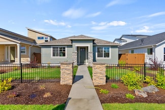 3966 NE Oakside Loop, Bend, OR 97701