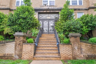 22 Saint Lukes Place Unit 21, Montclair, NJ 07042