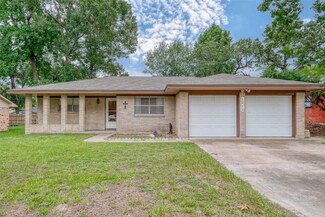 1013 Windswept Dr, Conroe, TX 77301