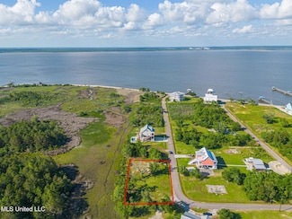 111 & 113 Pine Tree Rd, Bay St. Louis, MS 39520