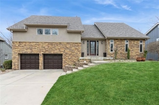 3515 NE Logwood Cir, Lees Summit, MO 64064