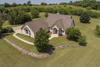 S93W31636 Gena Dr, Mukwonago, WI 53149