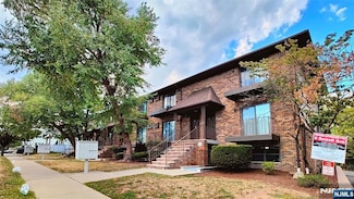 8 Sewall Ave Unit B, Clifton, NJ 07011