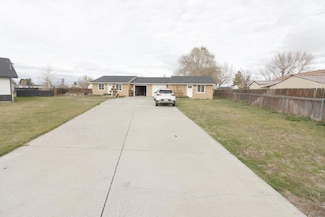 213 E Sage Ln, Culver, OR 97734