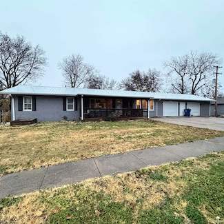 218 W 2nd St, Enterprise, KS 67441