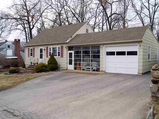 330 Laxson Ave, Manchester, NH 03103