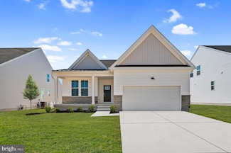 819 Horseshoe Falls Dr, Newark, DE 19702
