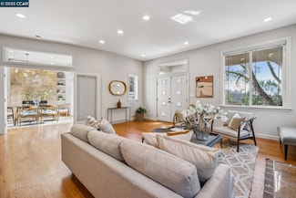 7157 Buckingham Blvd, Berkeley, CA 94705