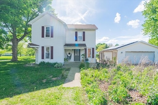 109 S East St, Ellsworth, IL 61737
