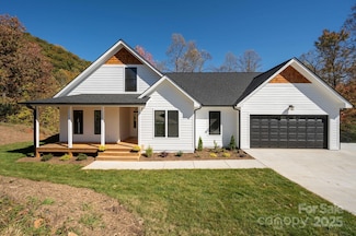 258 Whitfield Ln, Weaverville, NC 28787