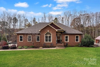 148 Fairway Dr, Forest City, NC 28043