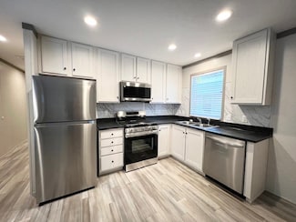 25772 Nuway Ave Unit 167, Warren, MI 48091