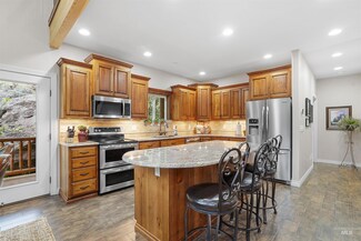 9 Autumn Blaze Ln, Salmon, ID 83467