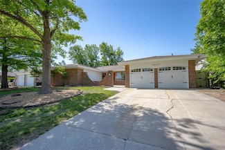 5920 NW 71st St, Warr Acres, OK 73132