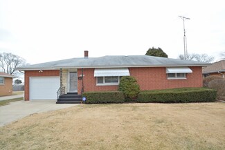 805 Washington Park, Waukegan, IL 60085