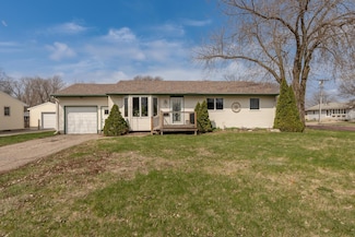 230 N Black Eagle Dr, Mankato, MN 56001