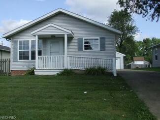 1111 Noble Ave, Barberton, OH 44203