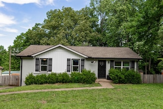549 Briarwood Dr, Clarksville, TN 37040
