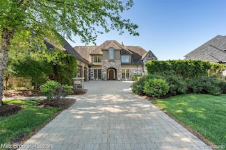 2921 Turtle Pond Ct, Bloomfield Hills, MI 48302