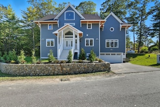 9 Lovis Ave, Wakefield, MA 01880