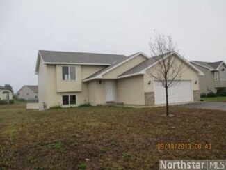 920 Isabella Ave, Clearwater, MN 55320