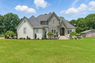 115 Meadowbrook Dr, Bolivar, TN 38008
