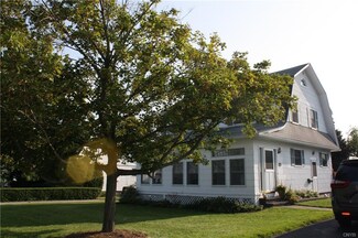 862 James St, Clayton, NY 13624