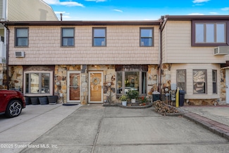 300 Tanglewood Dr, Staten Island, NY 10308