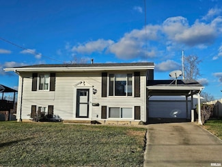 2209 W Kensington Dr, Peoria, IL 61614