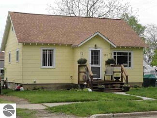 506 N Spruce St, Traverse City, MI 49684