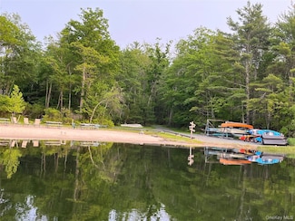 16 Fairway Dr, Highland Lake, NY 12743