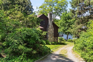 30 Lake Dr, Holmes, NY 12531