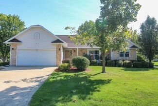 101 Center Ct, Cambridge, WI 53523