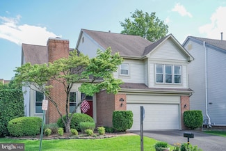 7501 Silver Maple Ln, Falls Church, VA 22042