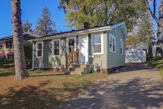 1693 Beech St, Saint Paul, MN 55106