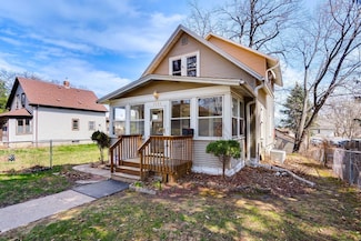 2522 Thomas Ave N, Minneapolis, MN 55411