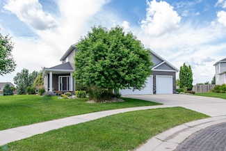 3827 15th St S, Moorhead, MN 56560