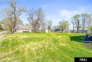 5105 N 14th St, Omaha, NE 68110