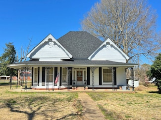 210 Carrollton St, Duck Hill, MS 38925