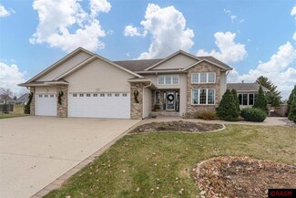 121 121 Pebble Creek Ct, Mankato, MN 56001