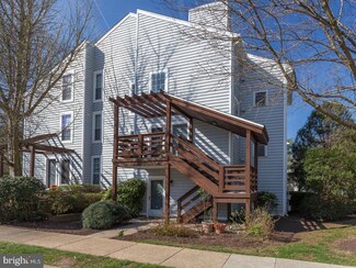 10017 Oakton Terrace Rd, Oakton, VA 22124