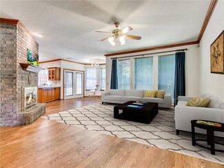 10917 Woodbridge Rd, Oklahoma City, OK 73162