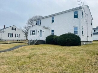 431 King Philip St, Fall River, MA 02724