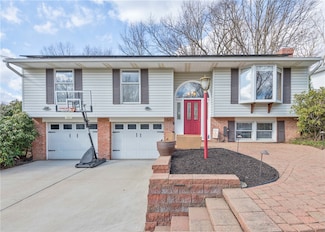 222 Wyngate Rd, Coraopolis, PA 15108