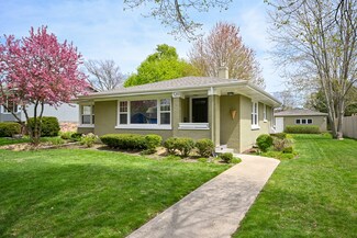 549 Belleview Ave, West Chicago, IL 60185