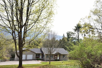 909 East St, New Haven, VT 05472