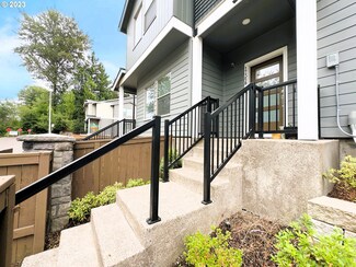 17358 SE Crossroads Ave, Damascus, OR 97089
